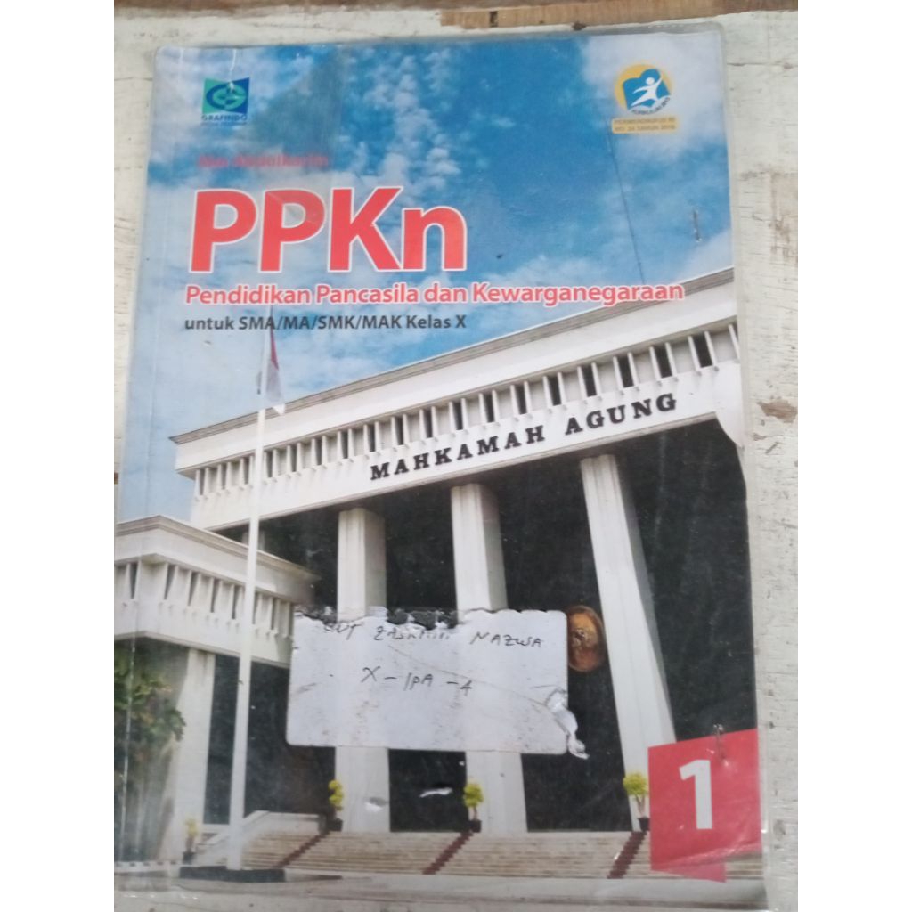 buku PPKN kelas X SMA