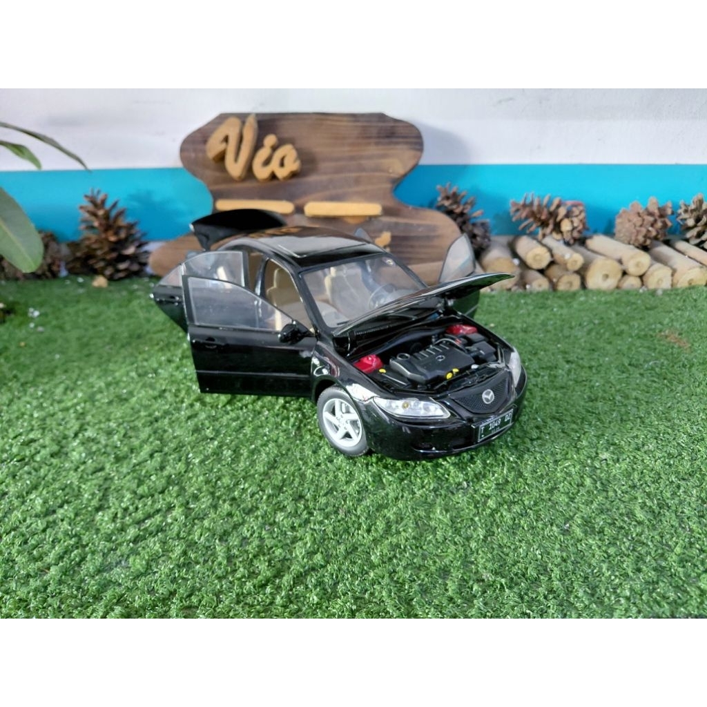 Diecast Miniatur Mazda 6 Atenza 2002 hitam skala 1:18