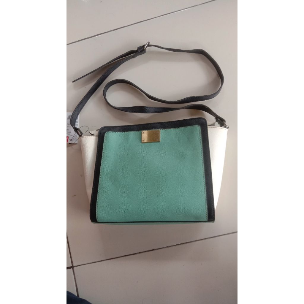 PL SLING BAG PRELOVED TAS SELEMPANG WANITA.