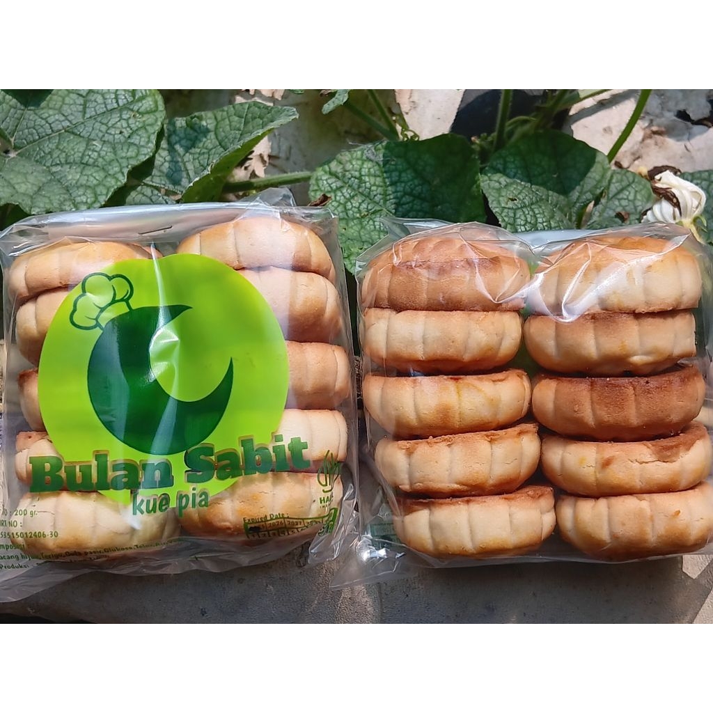 

Kue Pia Bulan Kacang Hijau 200Gram Empuk,Manis,Enak Cmg Snack