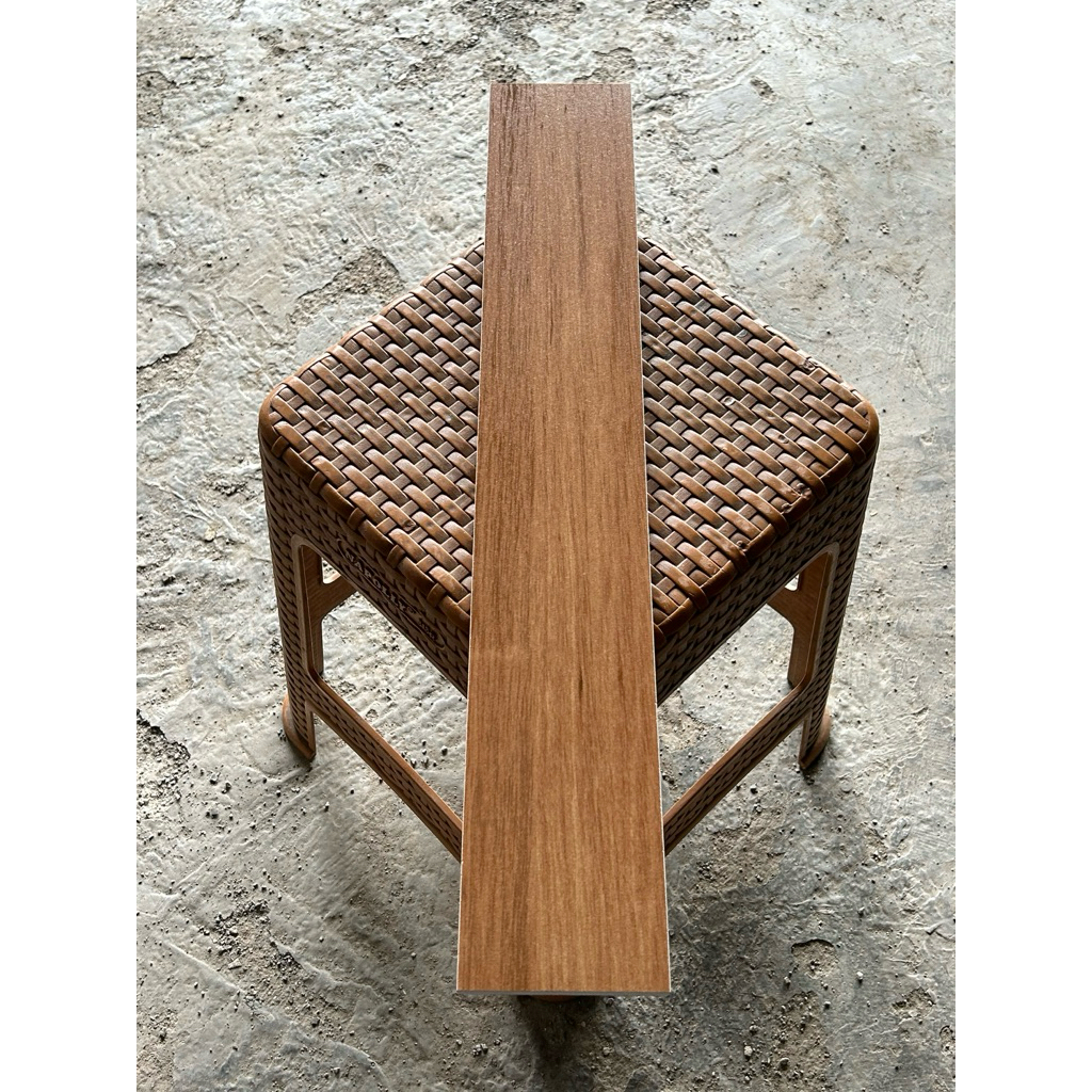 granit lis plin 10x60 motif kayu