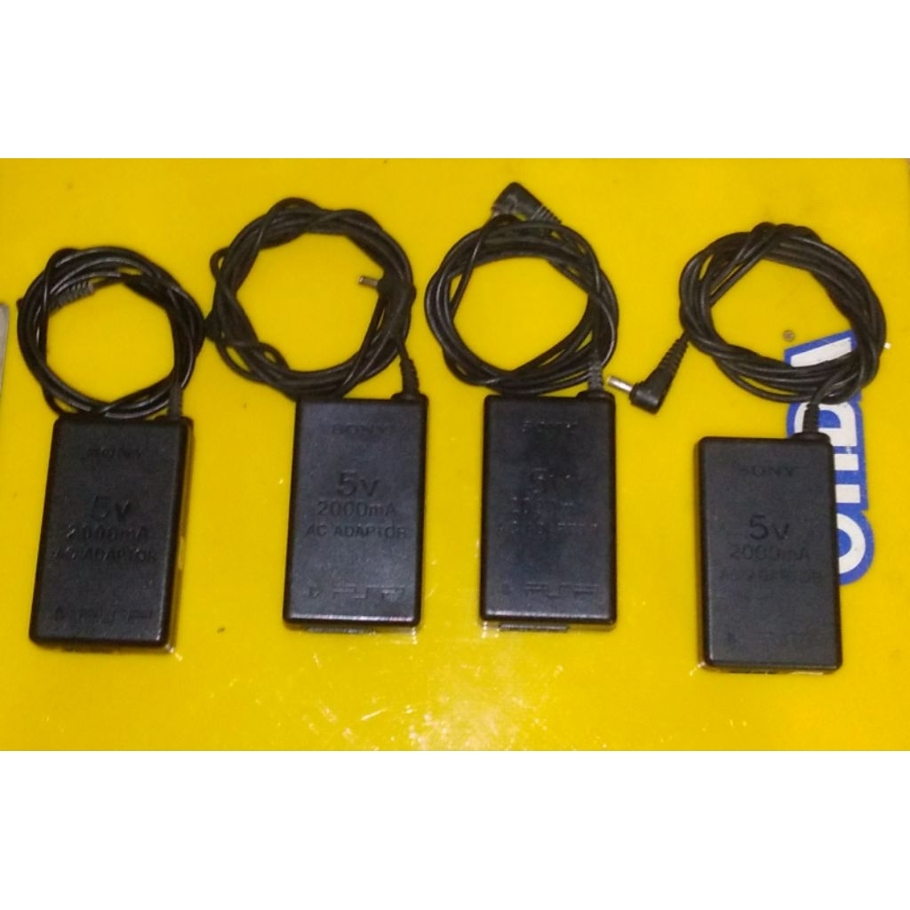 Adaptor Charger PSP Sony Seri 1000 2000 3000 Kondisi Bekas Tapi Normal
