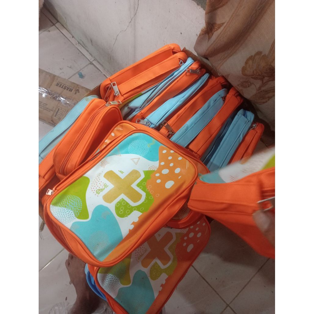 Tas anti air TAS P3K/tas kecil/dompet kecil