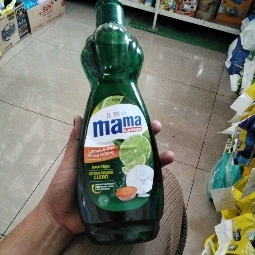 Mama lemon kemasan botol 750ml