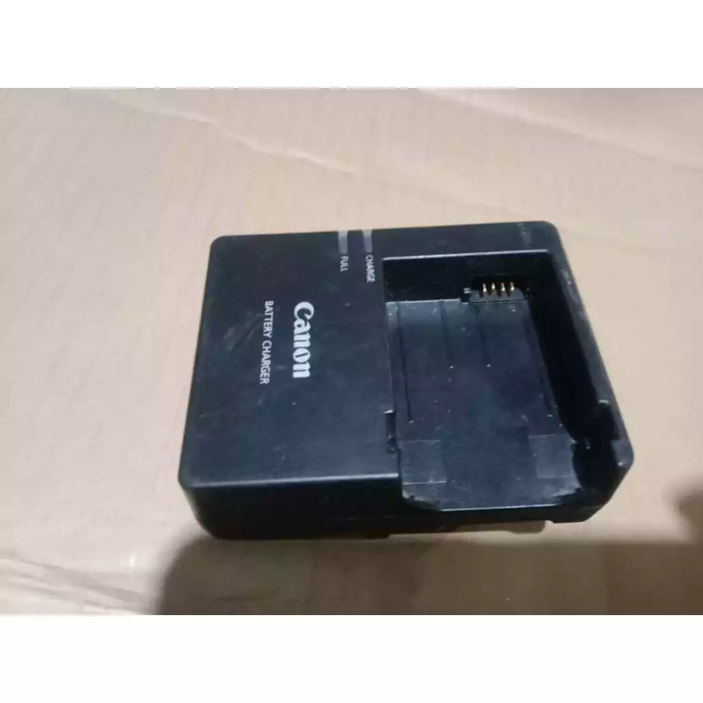 bekas normal ori ces CHARGER LC-E8 FOR BATERAI LP-E8 E8C EOS 550D 600D 650D 700D LCE8 CANON EOS