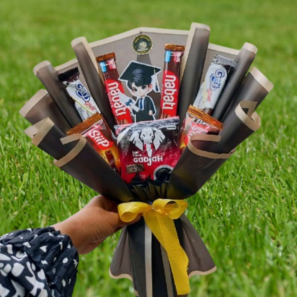 

Buket Jajan Kekinian + Topper Custom — Kado Unik & Spesial untuk Orang Tersayang!