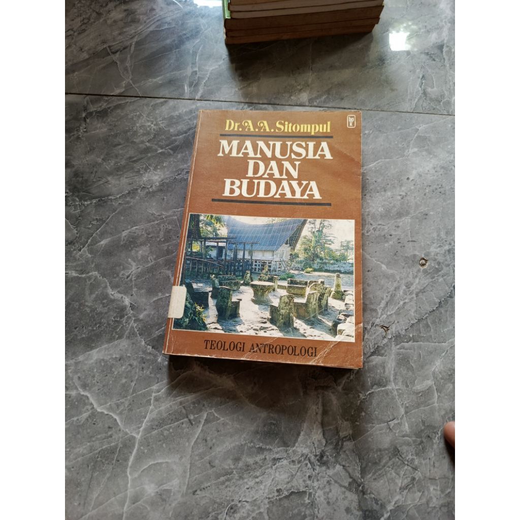 MANUSIA DAN BUDAYA-DR. A.A. Sitompul-D3
