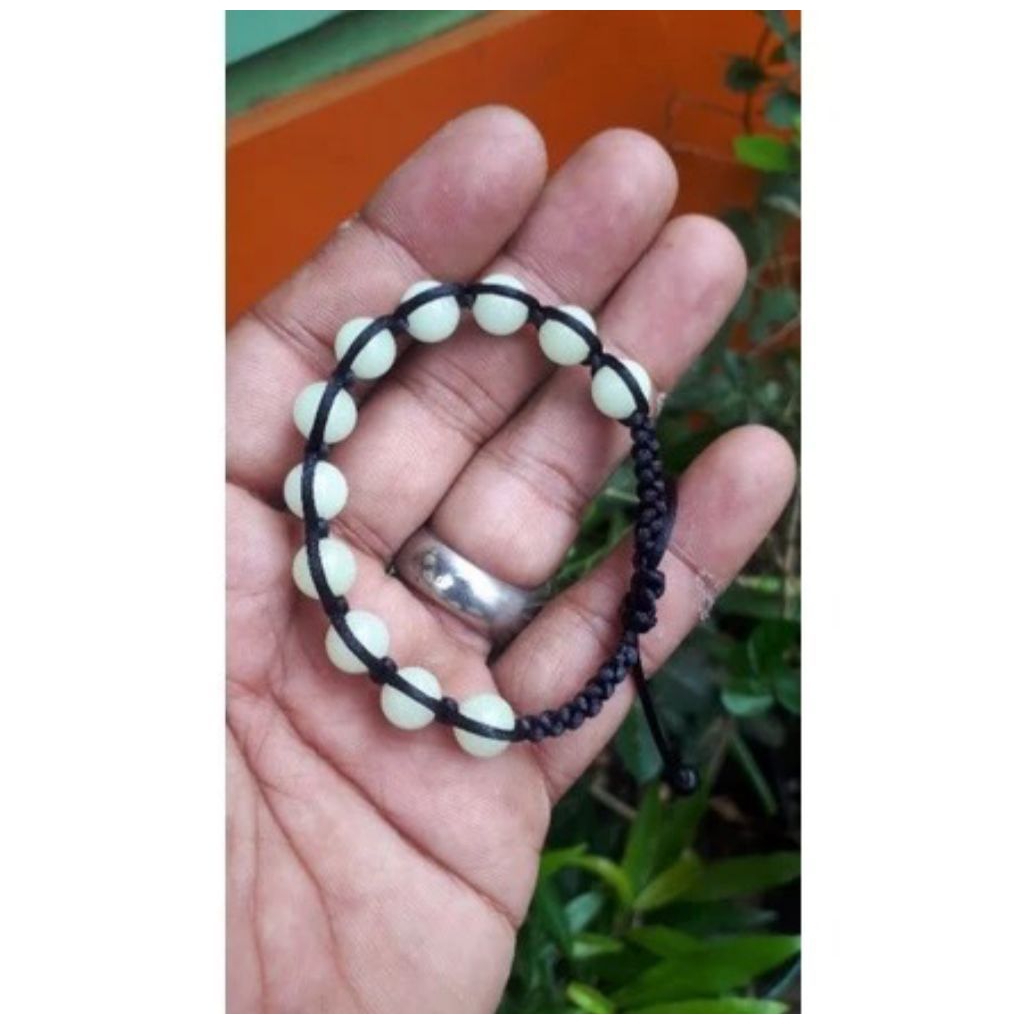 Gelang Macrame Batu Fosfor Menyala Dalam Gelap