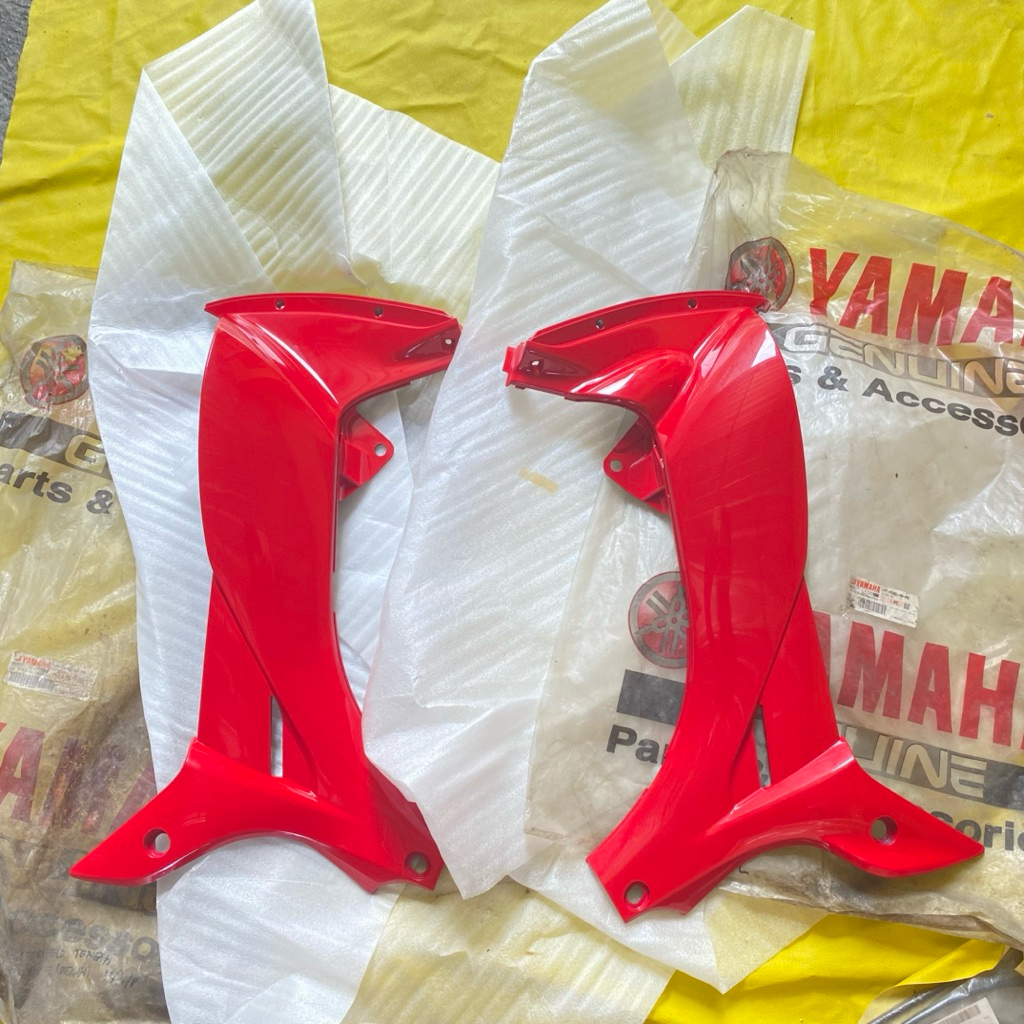 sayap Dalam set Yamaha Jupiter Z original YGP warna merah (VRC1) original YGP 5TP-F8395-00-P0 5TP-F8
