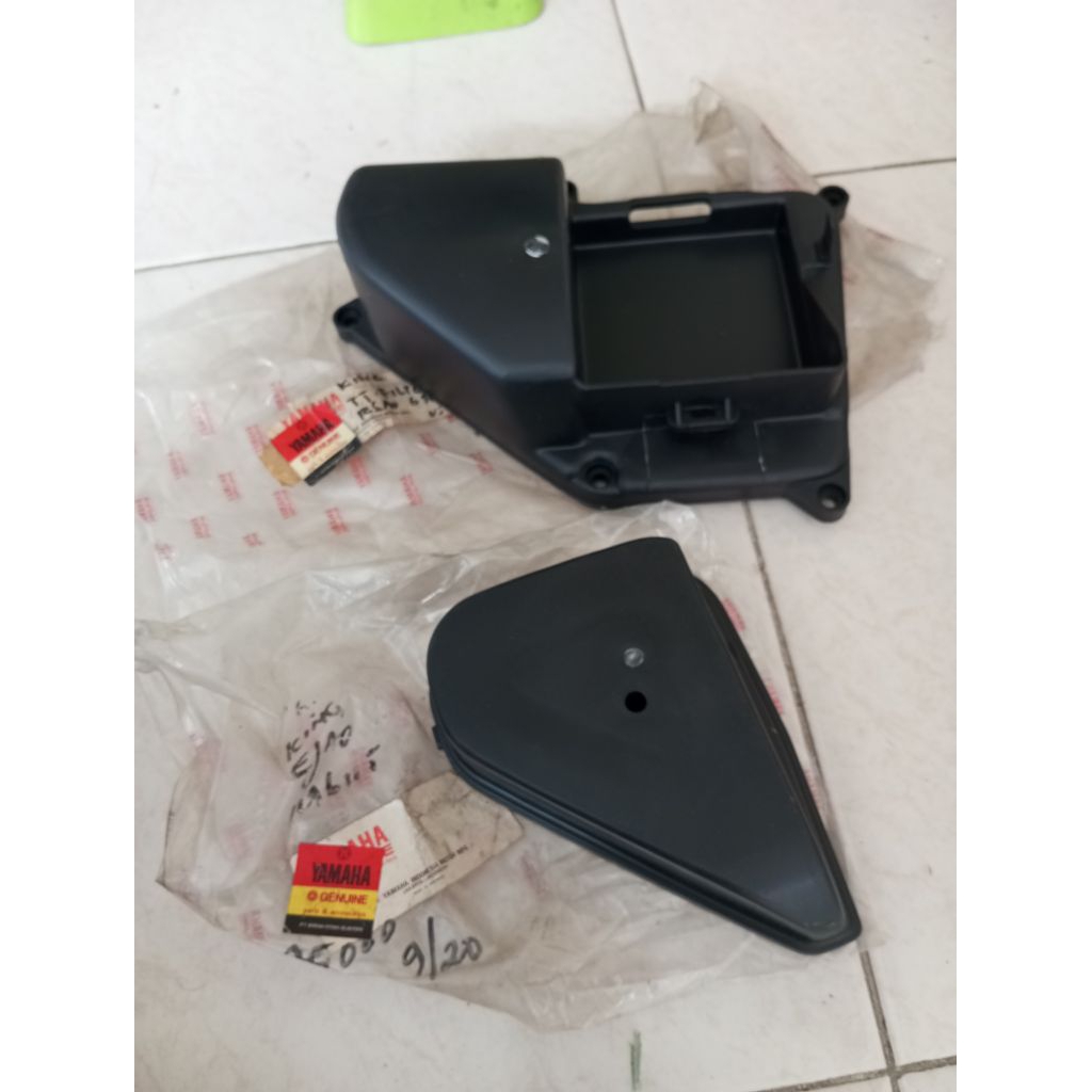 box dudukan aki cap cleaner case + tutup filter kecil  rx king cobra master 29N-E4422-00