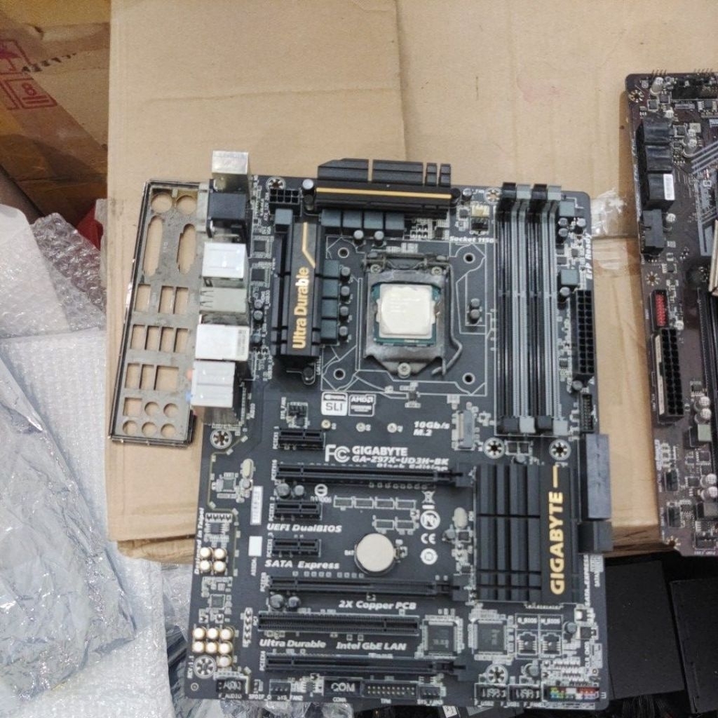 mainboard Gigabyte z97x ddr3 + procsesor core i7 4790