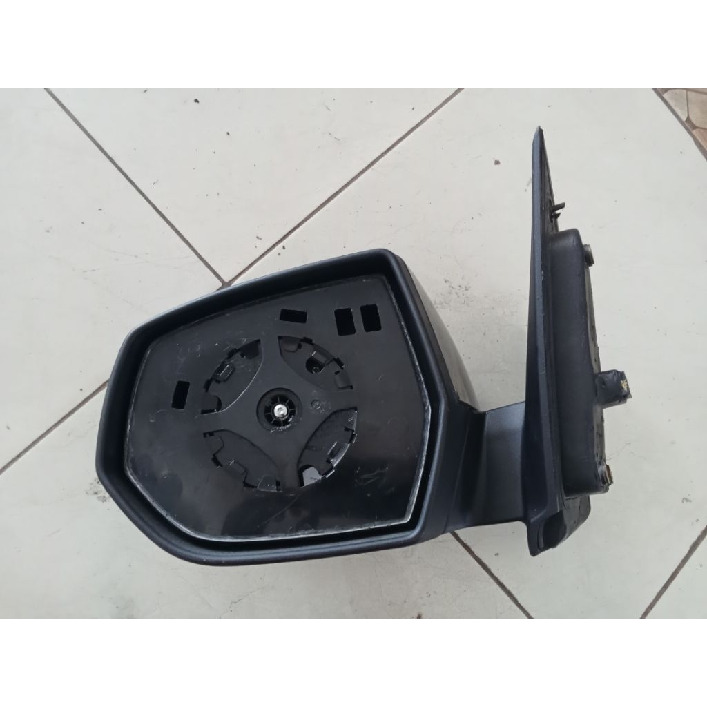 Spion Chevrolet spin kiri