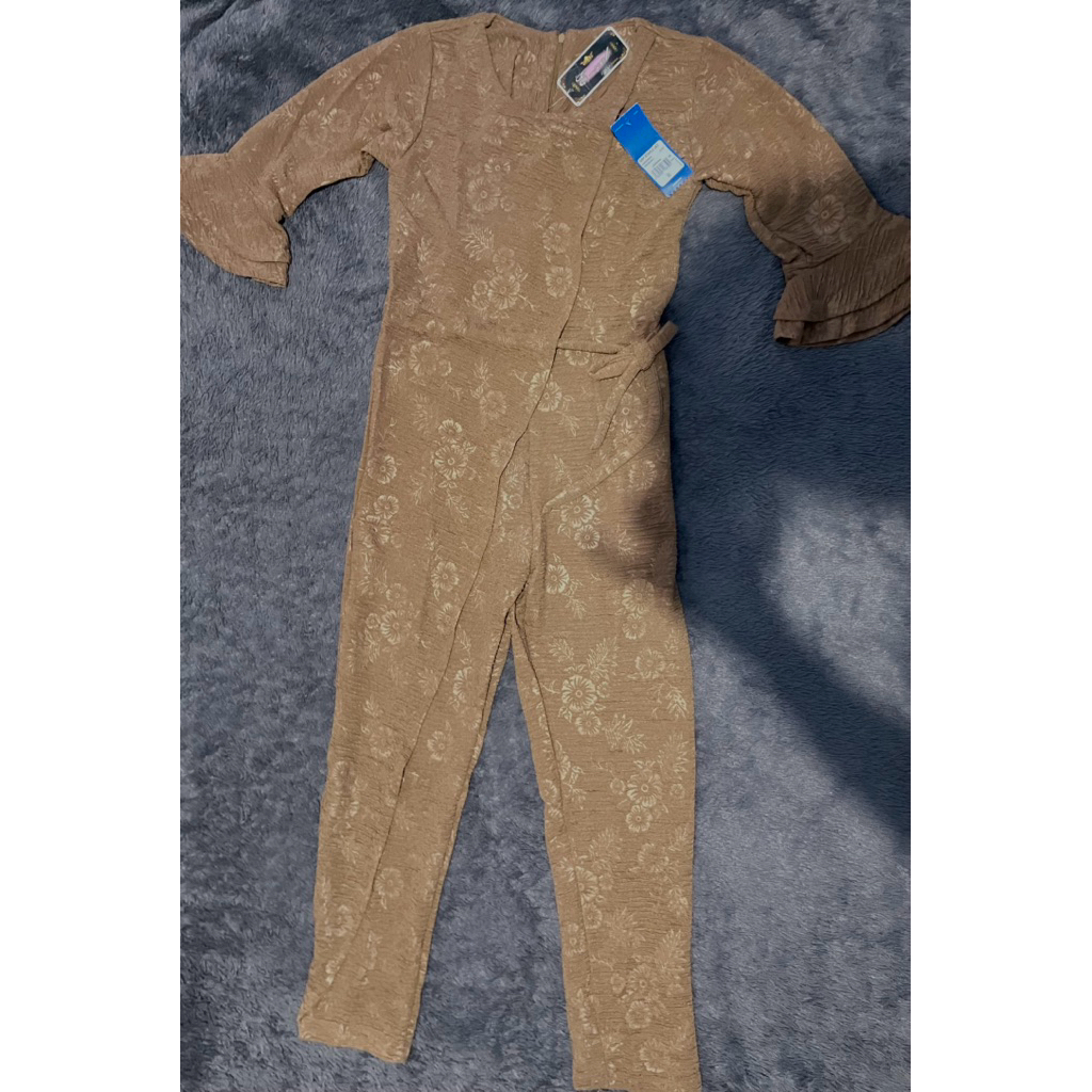 Preloved jumpsuit/ baju sleeve jumpsuit/Preloved baju wanita/preloved jumpsuit/Preloved baju cantik