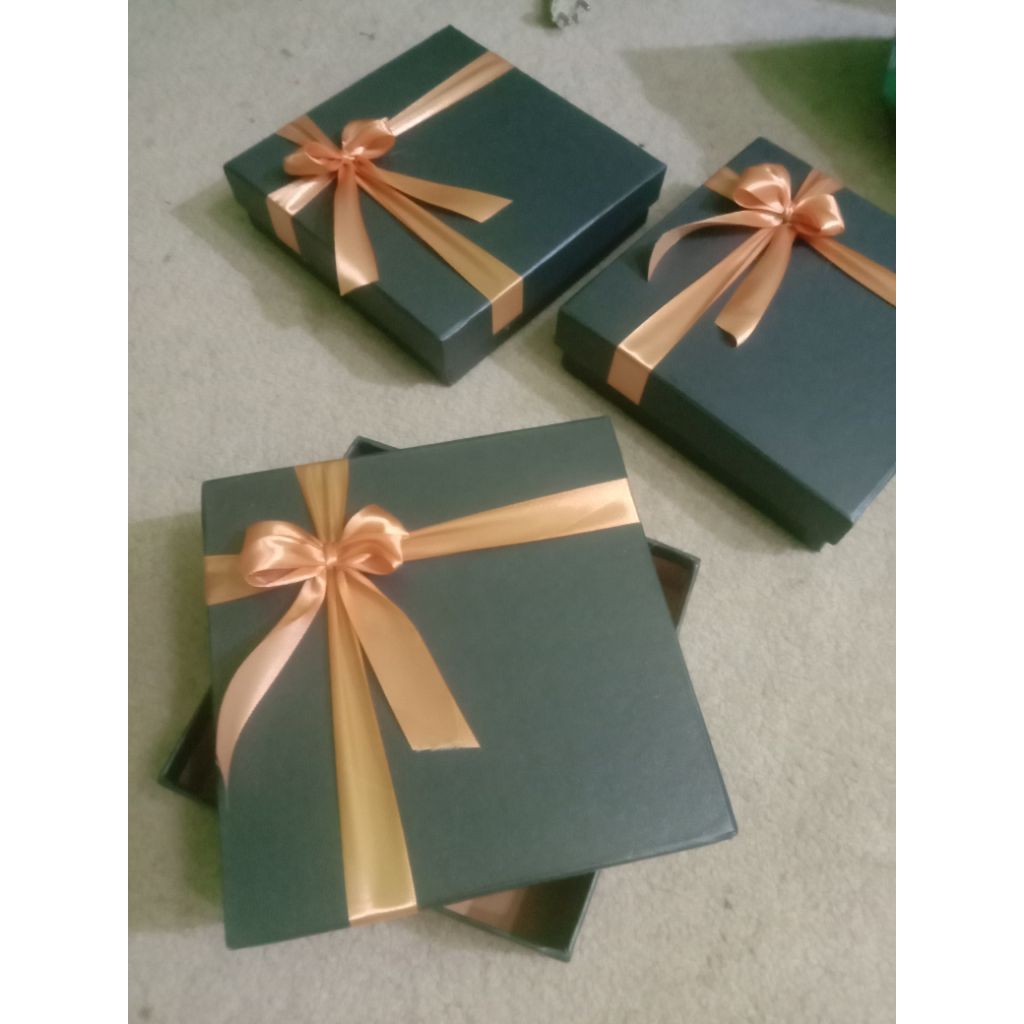 

Boxhampers uk 35x35x10