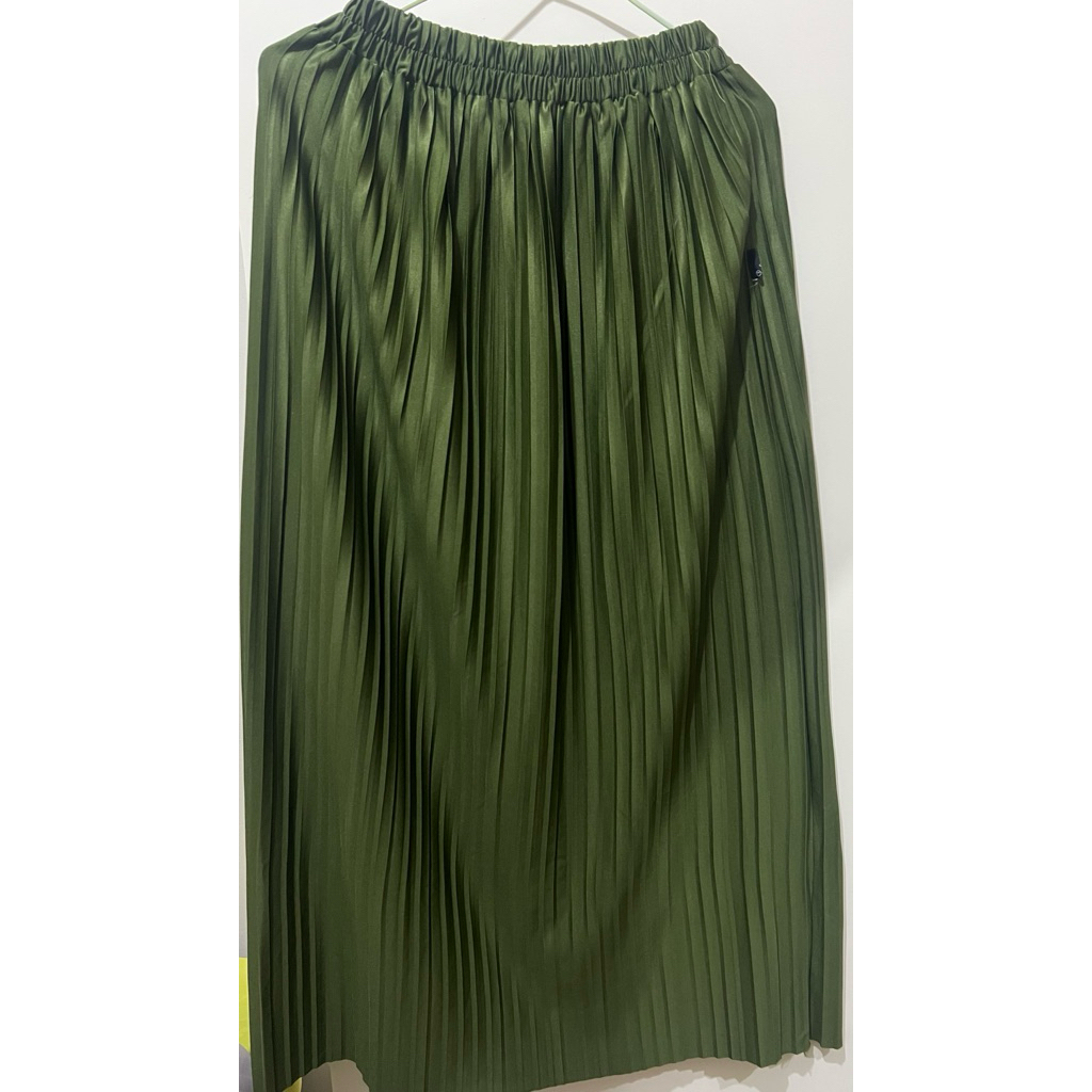 preloved rok plisket army