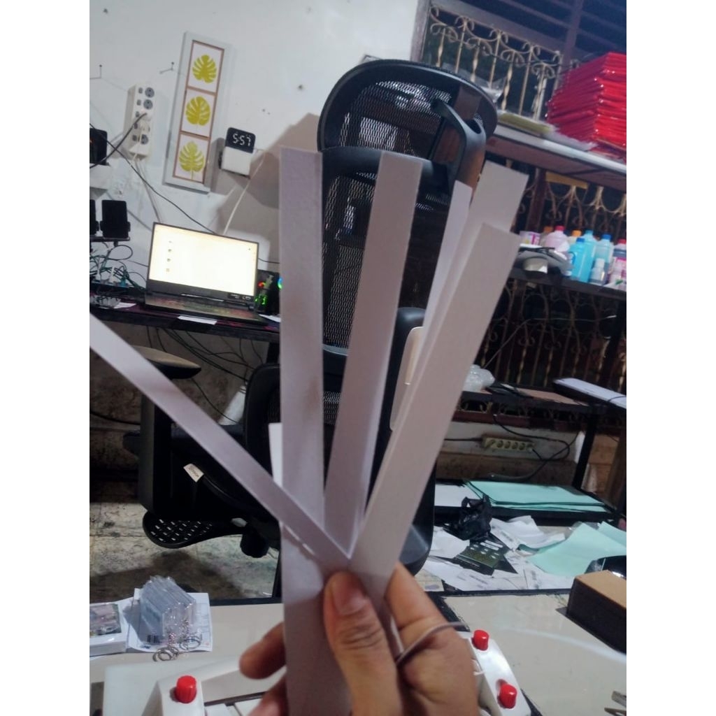 

kertas hvs cacah