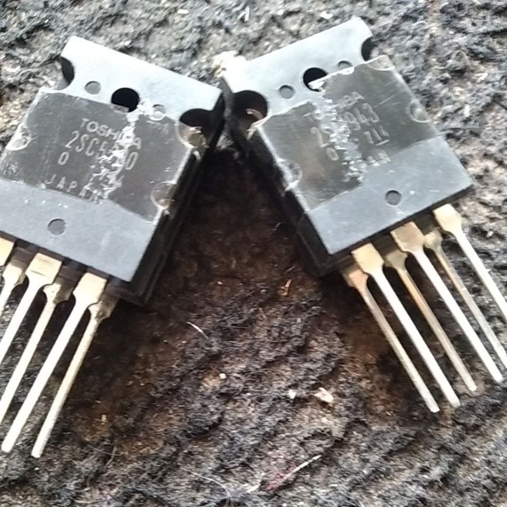 tr Toshiba c5200,a1943 lot 714