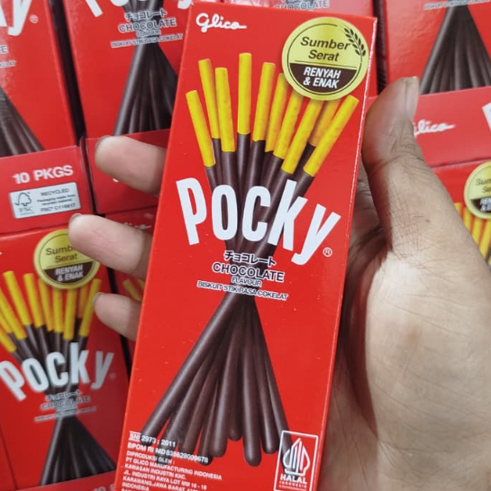 

Pocky Chocolate Stick 22gr – Biskuit Renyah Lapis Coklat | Camilan Enak & Halal