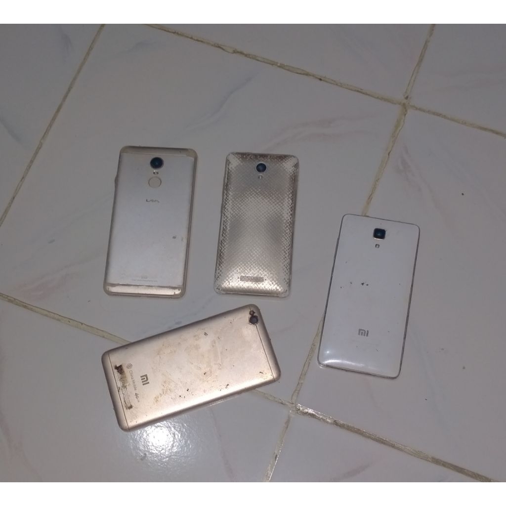 hp rusak mati total (harga untuk 1 pcs dan random)