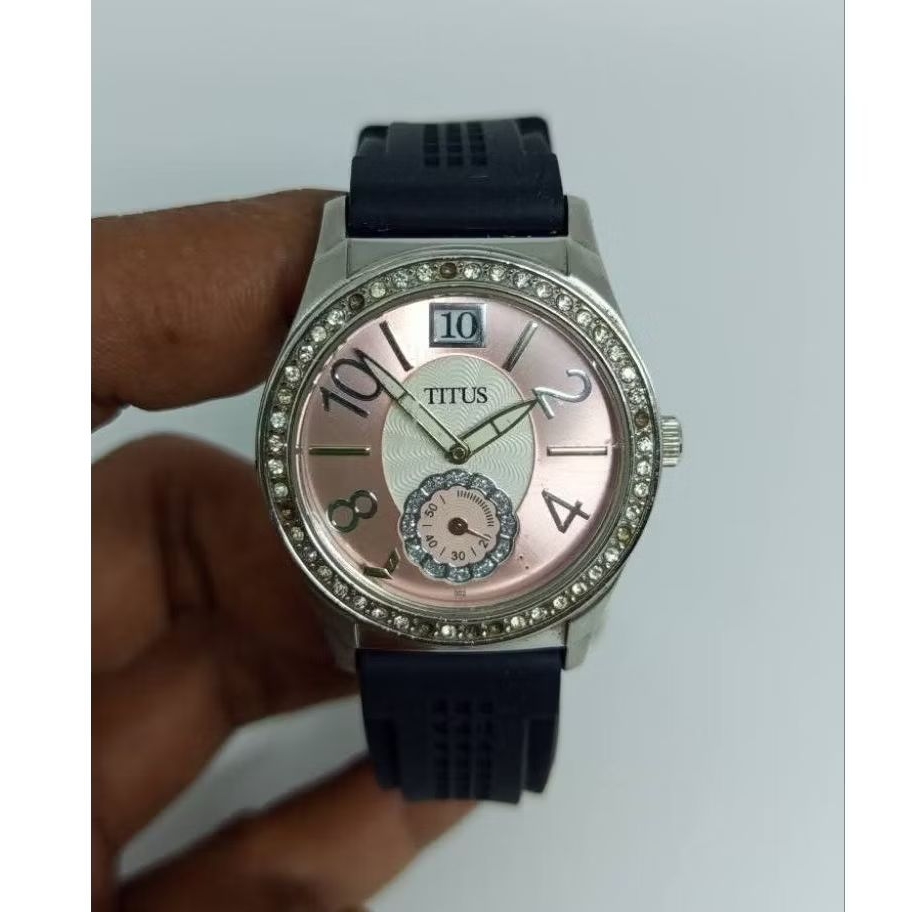 Jam tangan wanita merk titus