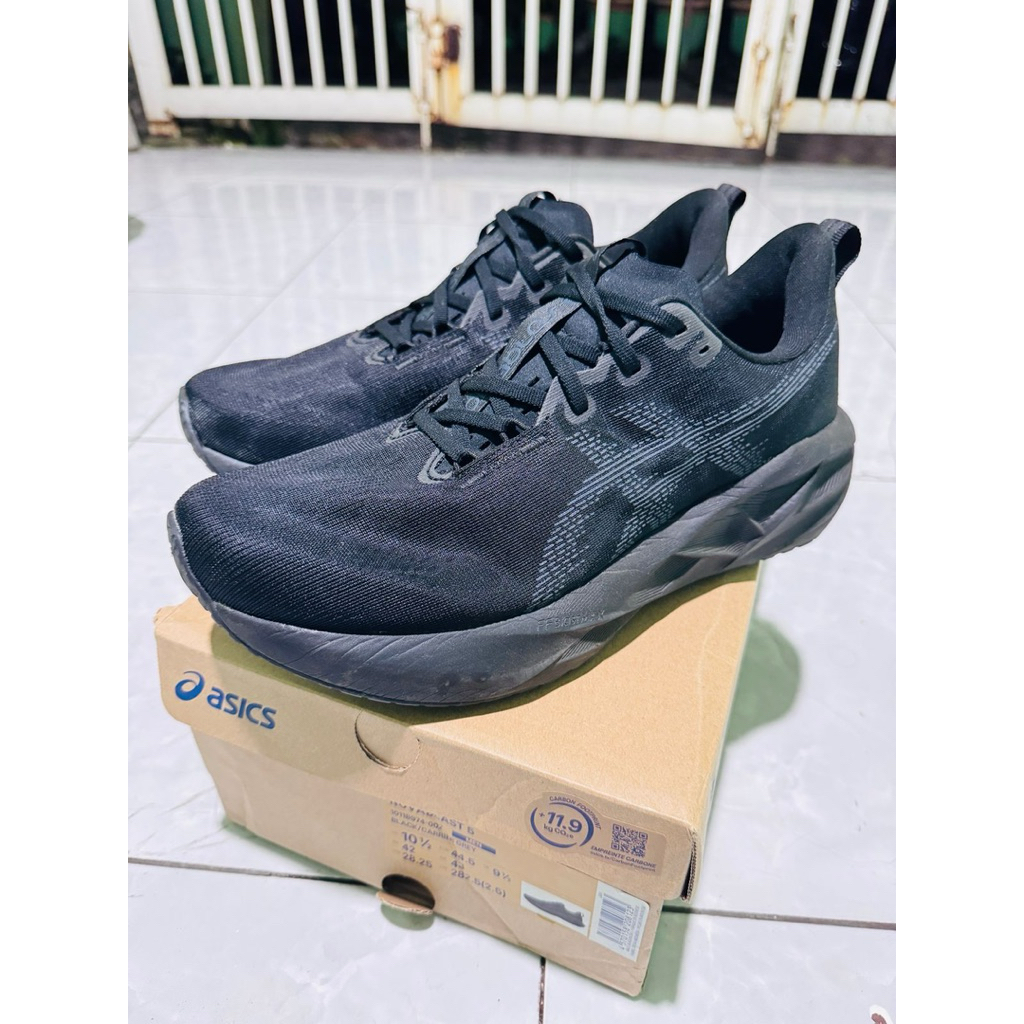 Asics Novablast 5 size 44,5 second like new murah meriah original 100%