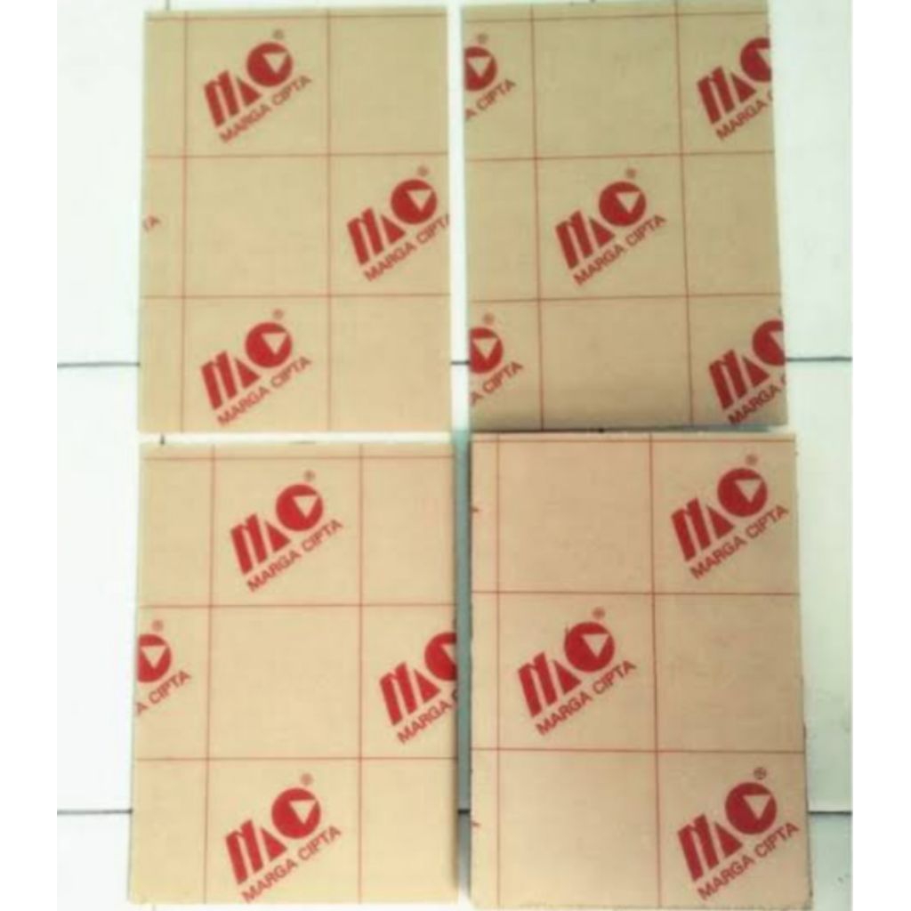 

GR5(RBC00300) Akrilik Clear / Bening 10pcs, Merk : Marga Cipta, Ketebalan : 2mm, Ukuran : 20 X 30 Cm, Menerima custom ukuran,