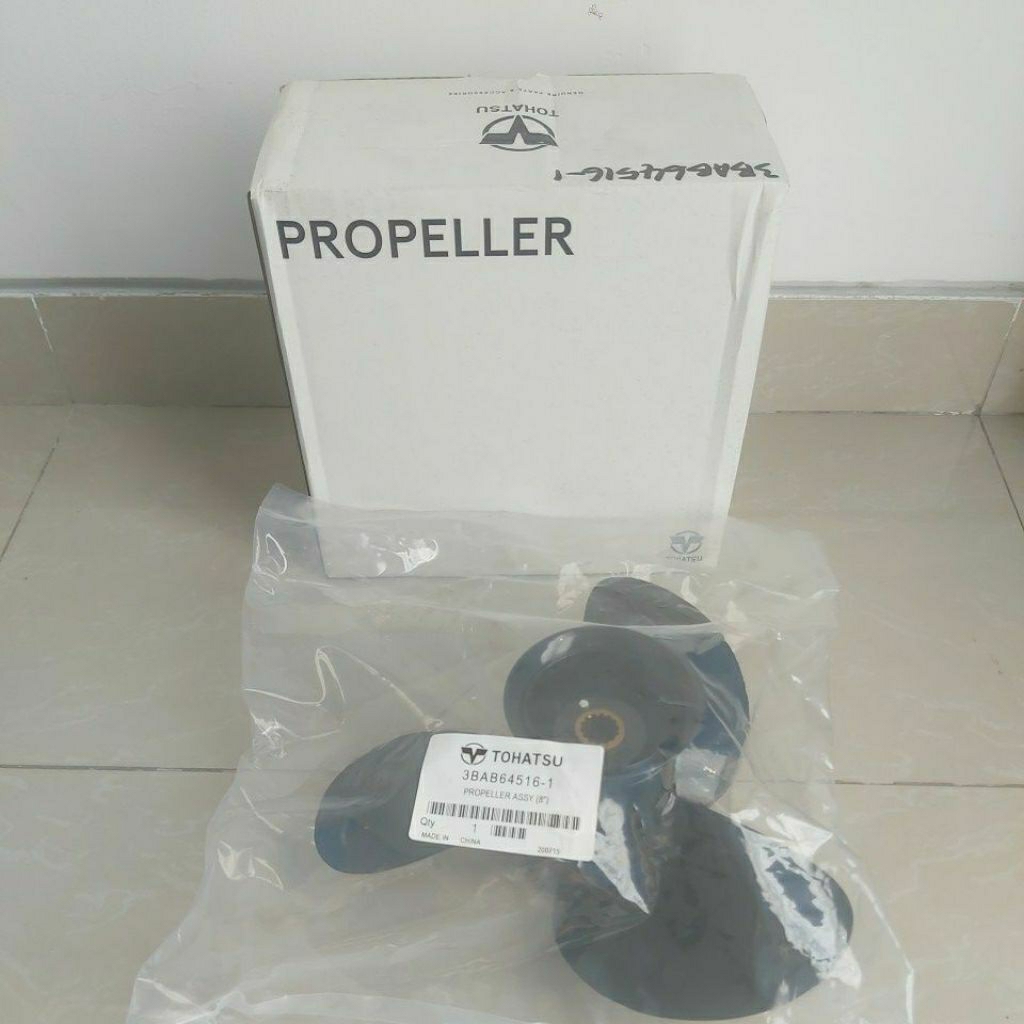 Propeller/baling mesin tempel Tohatsu 18pk, pitch 8. Asli