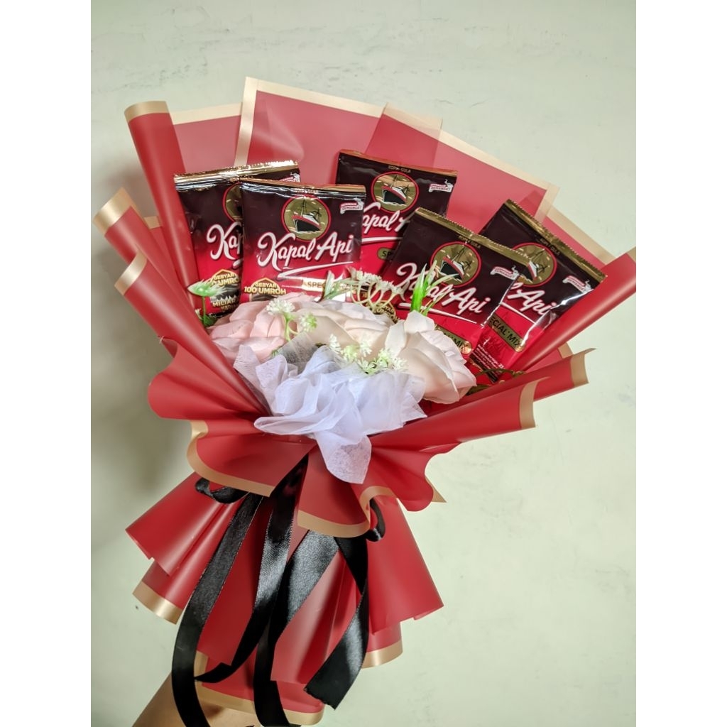 

buket kopi dan bunga (isian bisa request)/kado ulang tahun/parcell/hampers