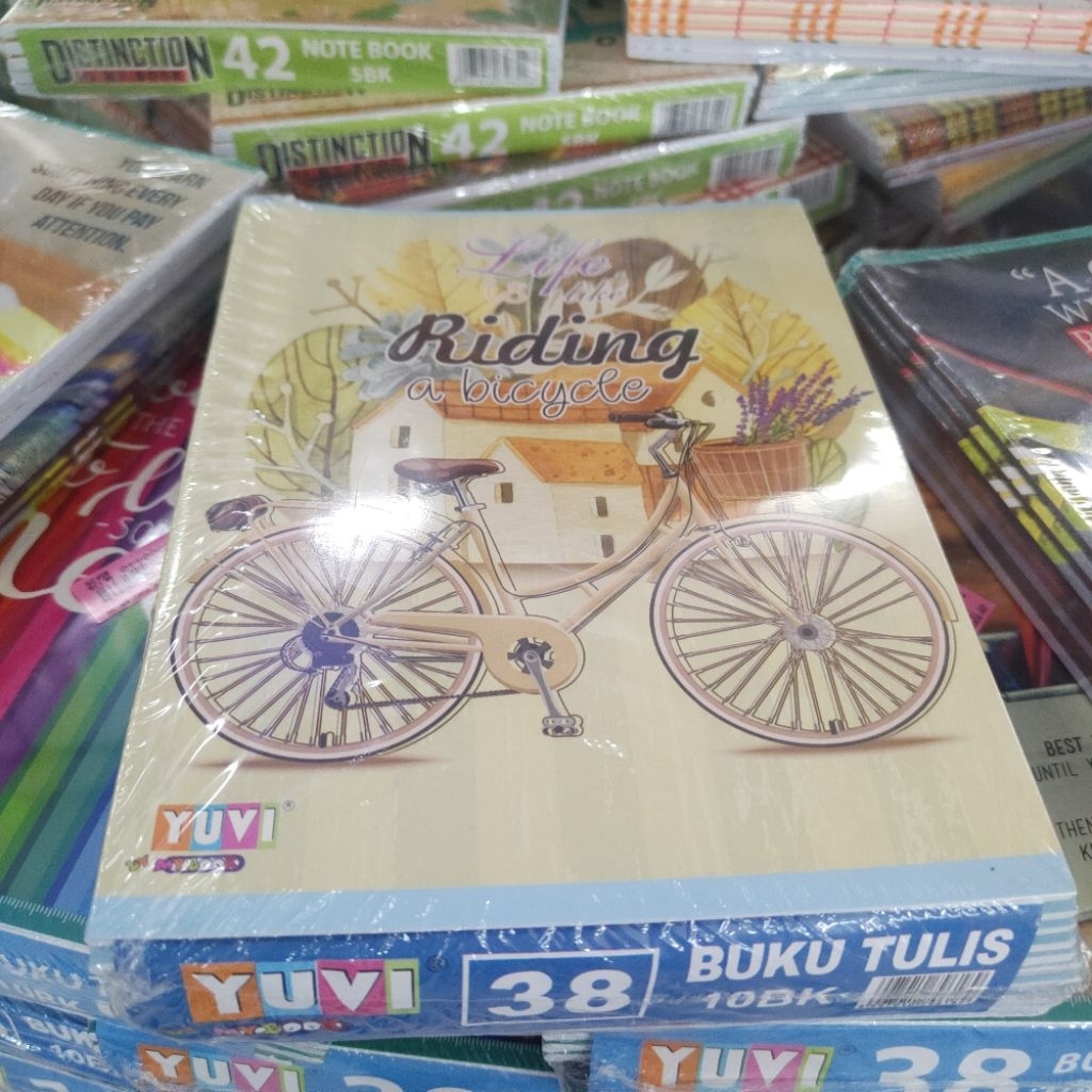 

buku tulis YuVi 38 lembar 1 pack isi 10 buku
