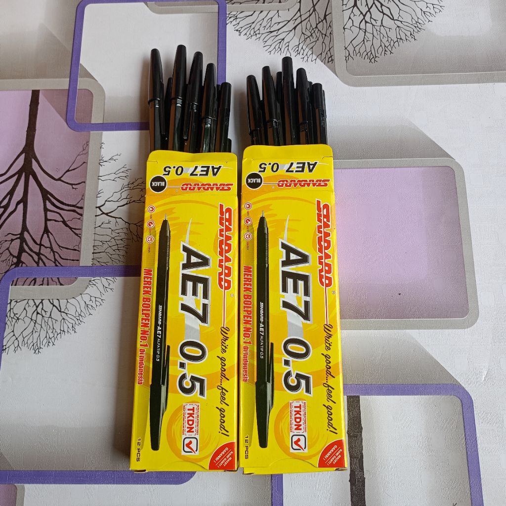 

Pulpen Standar AE7 (Isi12 Pcs) Tinta Hitam 0.5