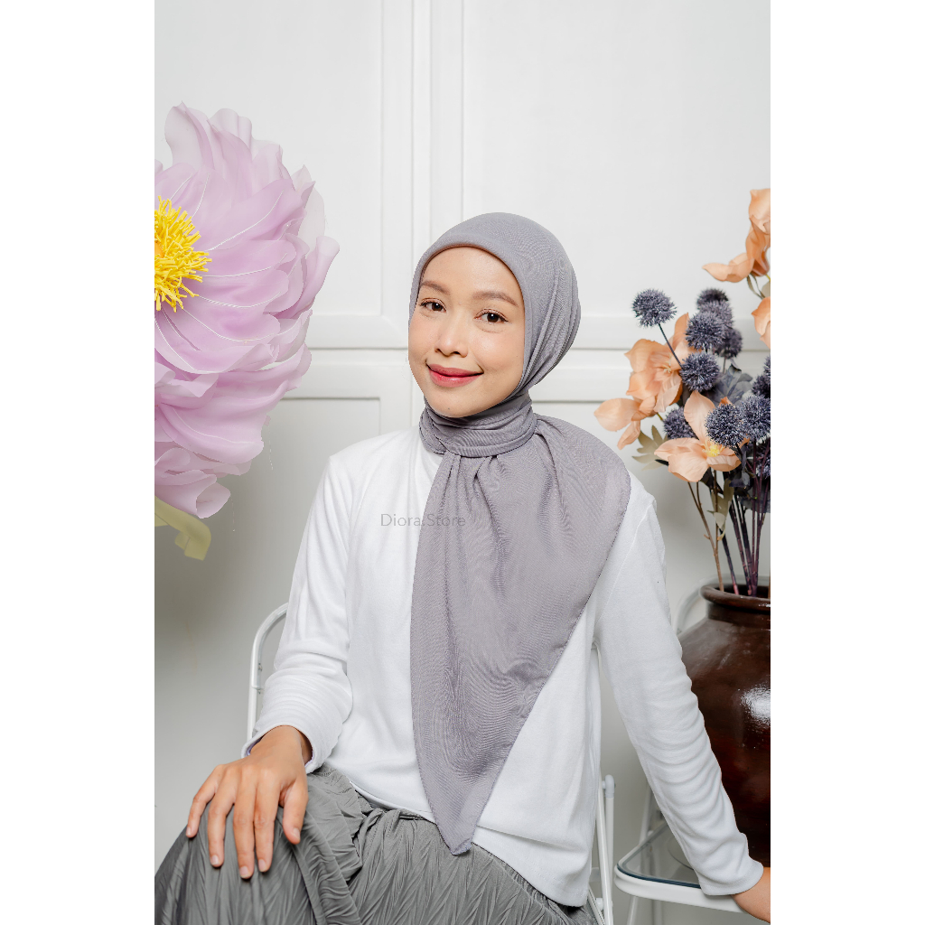 DIORA Bella Square Hijab Premium ( Hijab Segi Empat Premium ) / Jilbab Segi Empat / Kerudung Segi Em