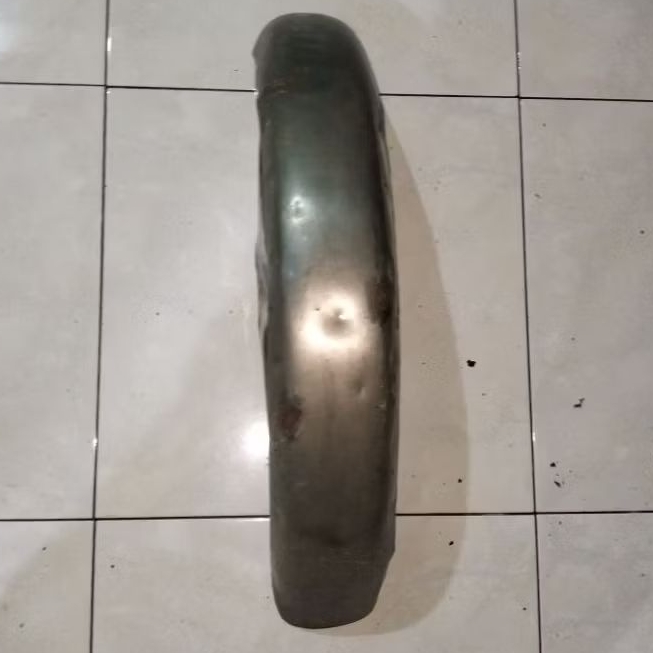 Spakbor depan motor Suzuki A100