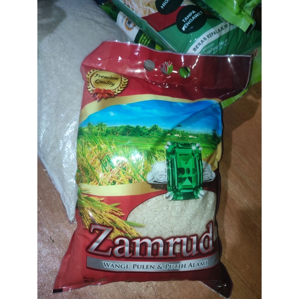 

Beras Zamrud 5 kg