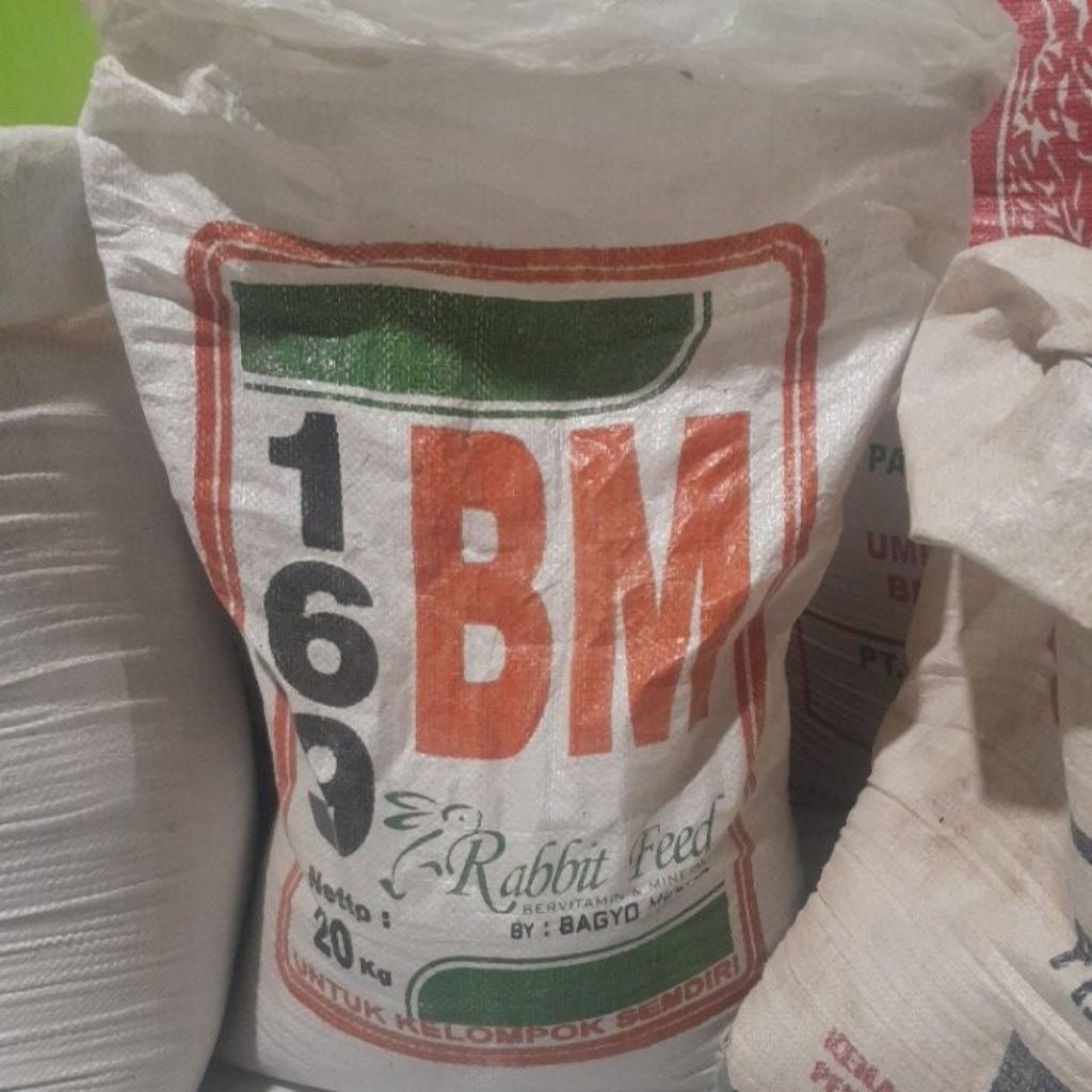 BM169 PAKAN KELINCI 1 KG PELET MAKANAN KELINCI PAKAN TRUELU MARMUT