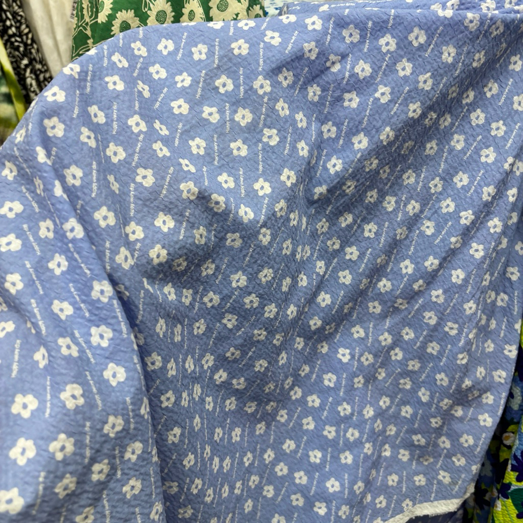 Kain Katun Motif Bunga Kecil Premium – Katun Paris Crinkle Ori Cocok untuk Gamis, Dress, Atasan