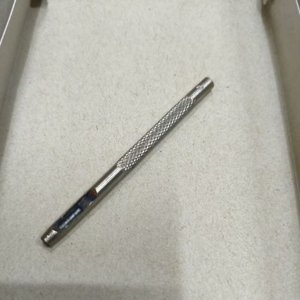 

Alat Pembolong Lubang Mata Itik Hollow Punch Hole 3mm