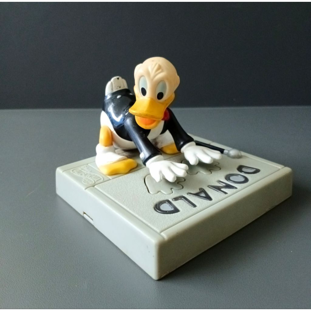 mainan figure Donald Duck Disney