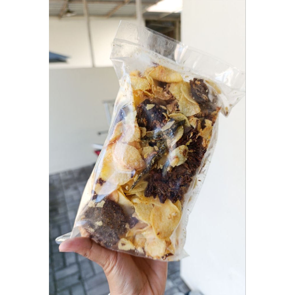 

Mamaya Kitchen | Keripik kentang ikan asin