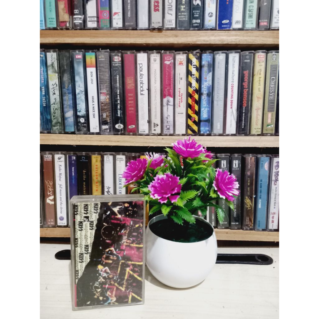 KASET KISS LIVE UNPLUGGED