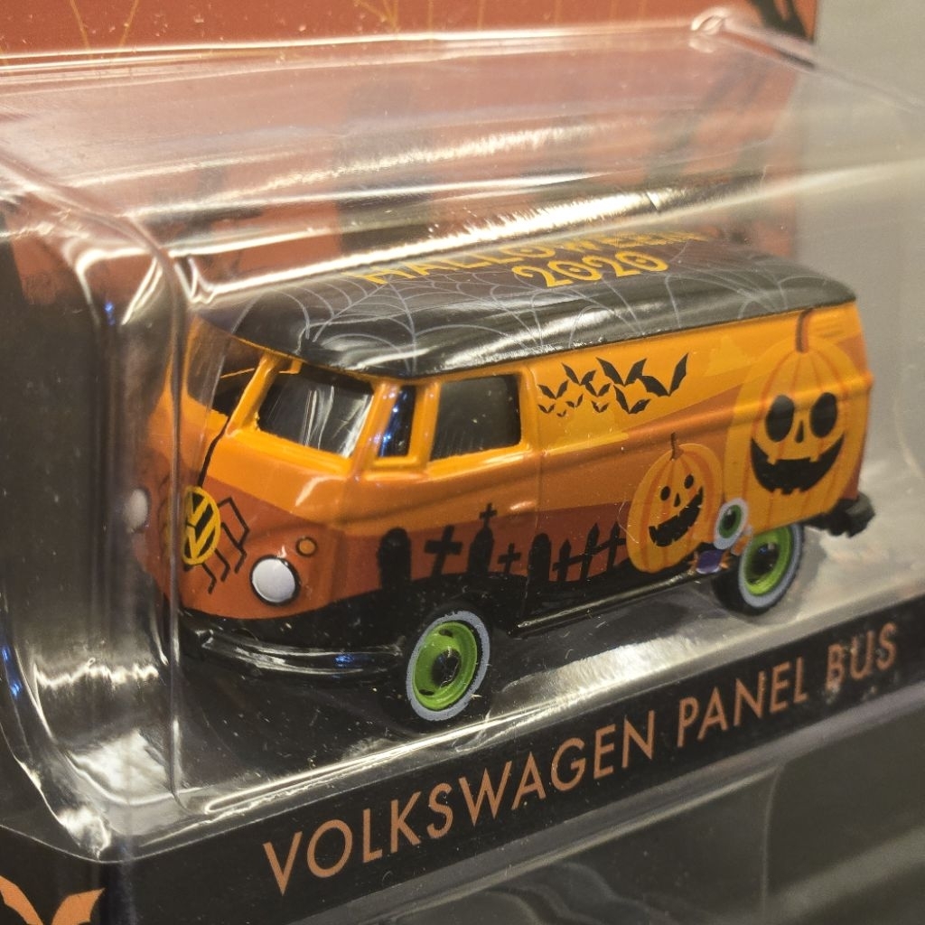 Greenlight 1/64 VW Volkswagen Kombi T1 Panel Bus Halloween 2020 Rare