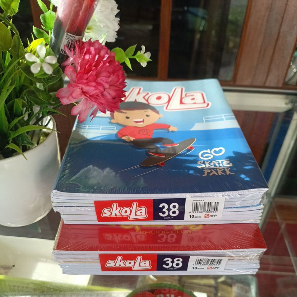 

BUKU TULIS SKOLA ISI 38 LEMBAR 1 PACK ( 10 BUKU)