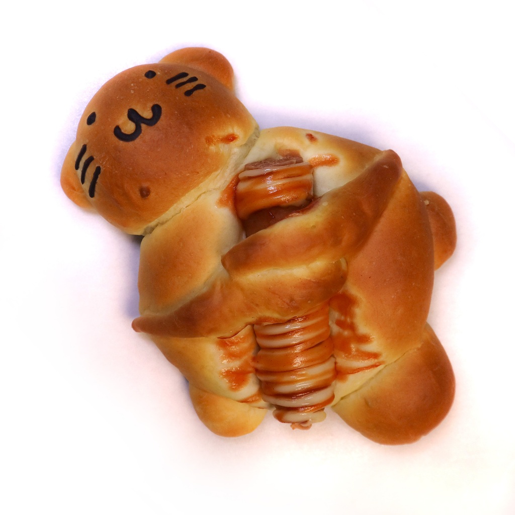 

roti smoke beef & cheese beruang