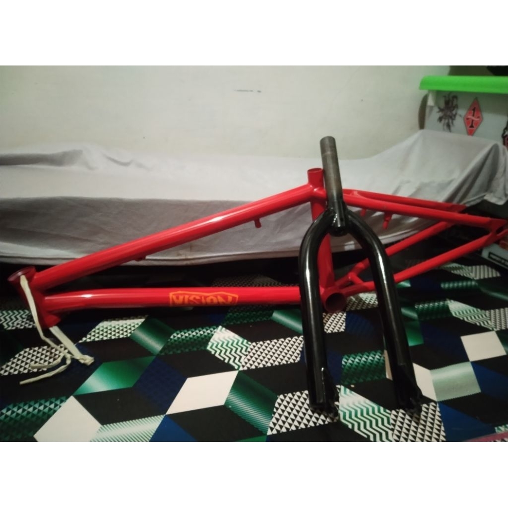 frame bmx monggose dan fork bawaan monggose