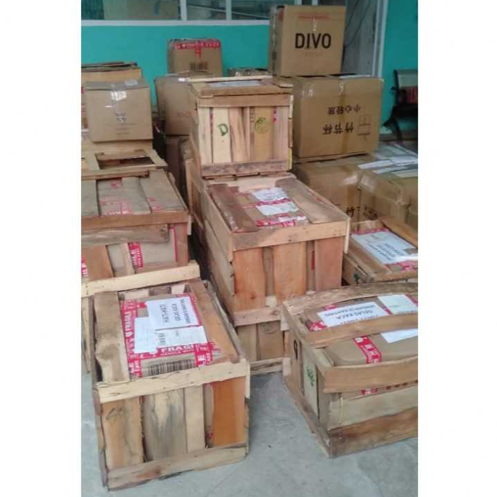 

Palet Kayu Peti Barang Pecah Belah Pelapis Gelas Botol Mangkok