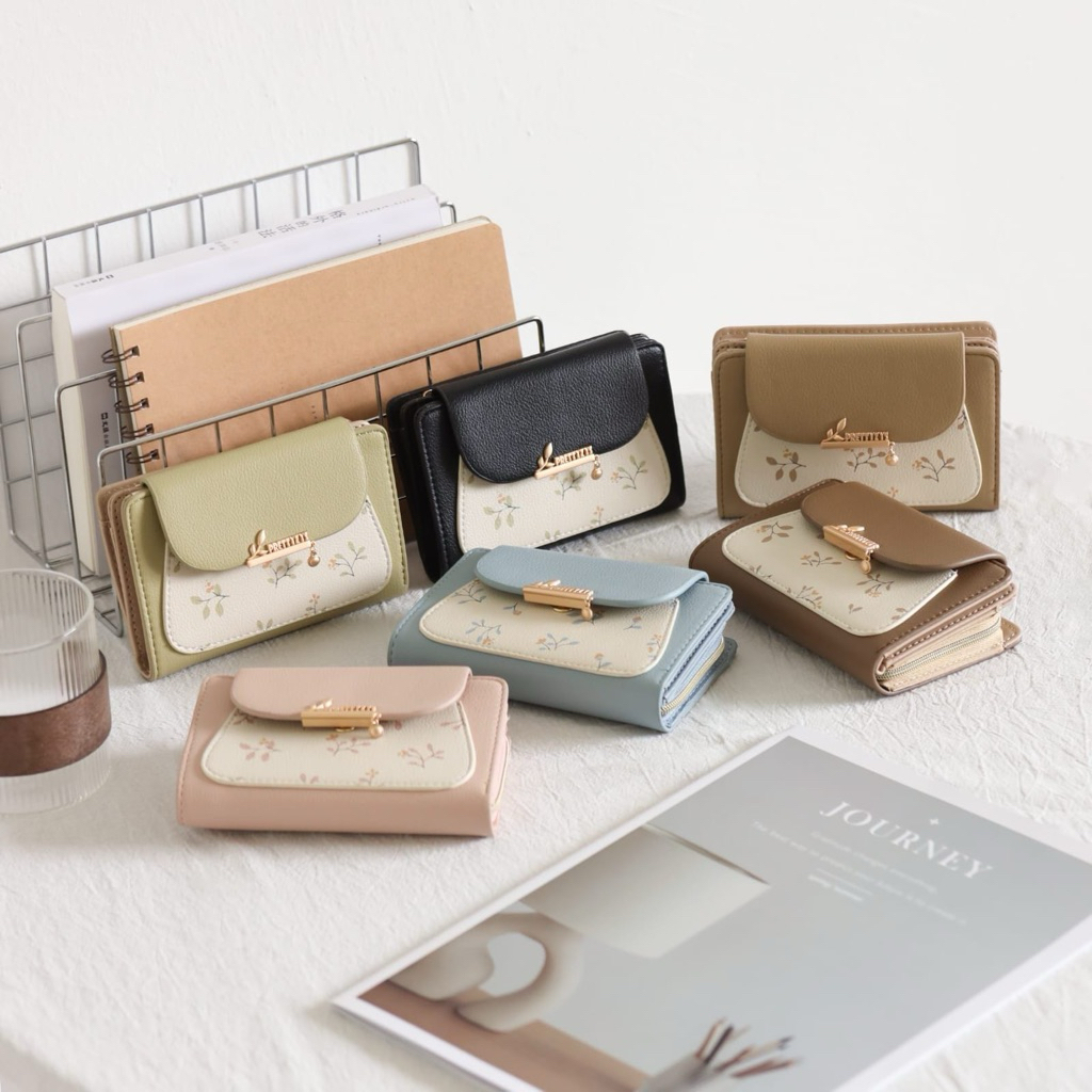 Dompet Prettyzys Style 2342 - Medium Size