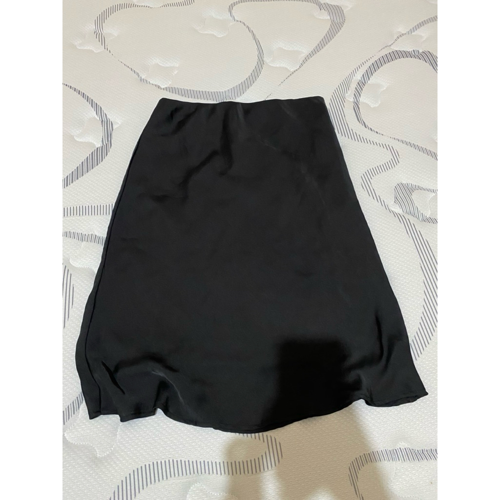 Preloved Satin Rok Urban n Co