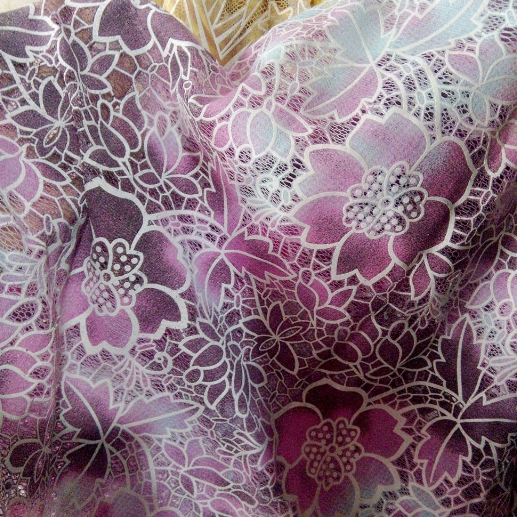Kain Tile Brokat Bordir Floral Ungu – Bahan Premium Kebaya Modern - crt