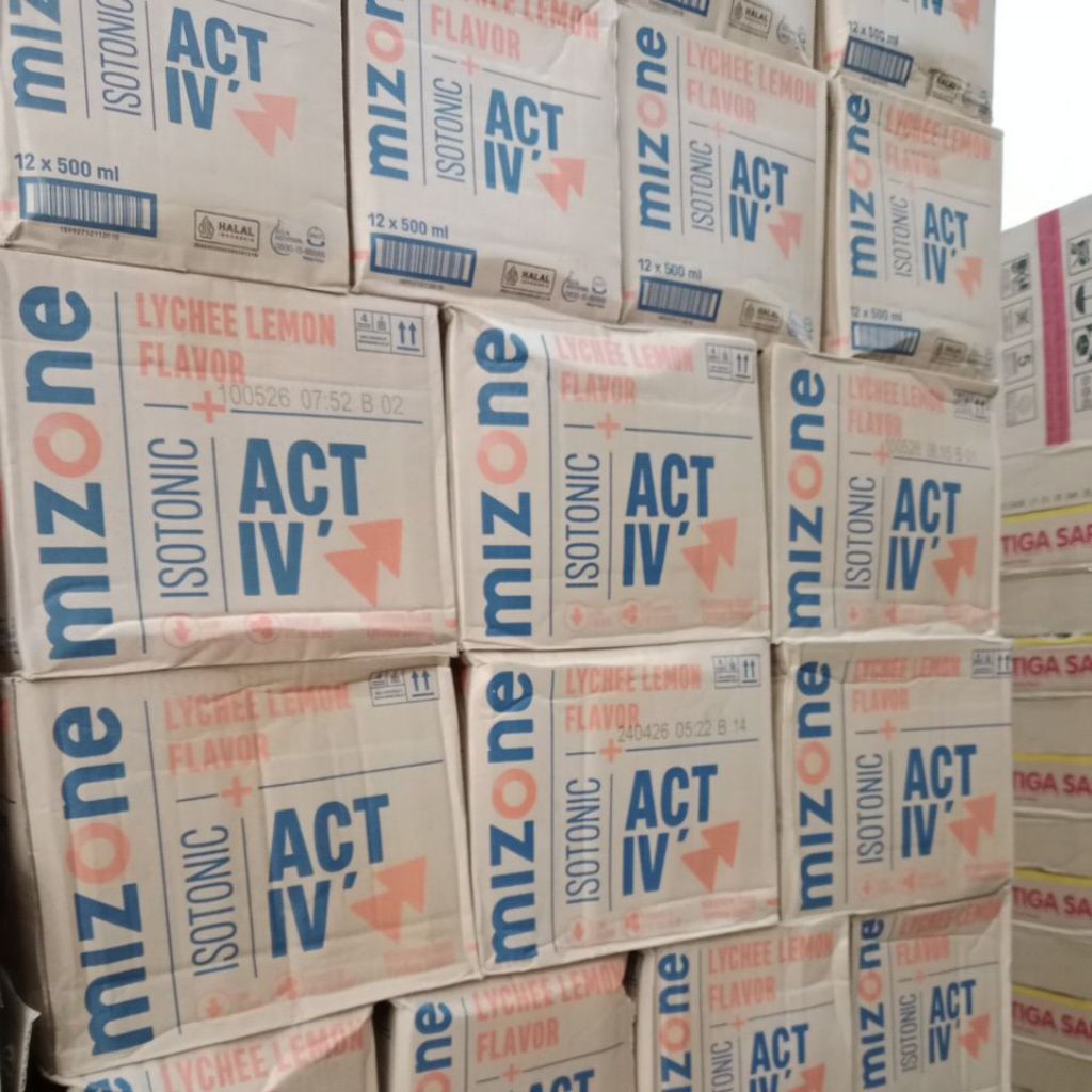 

minuman isotonic mizone lychee lemon flavor
