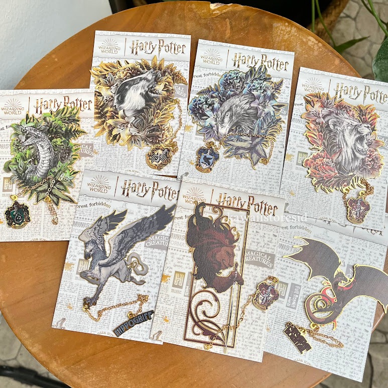 

MRH1 Bookmarks Pembatas Buku Penanda Buku Rantai Gantungan Hogwarts Slytherin Castle Hippogriff