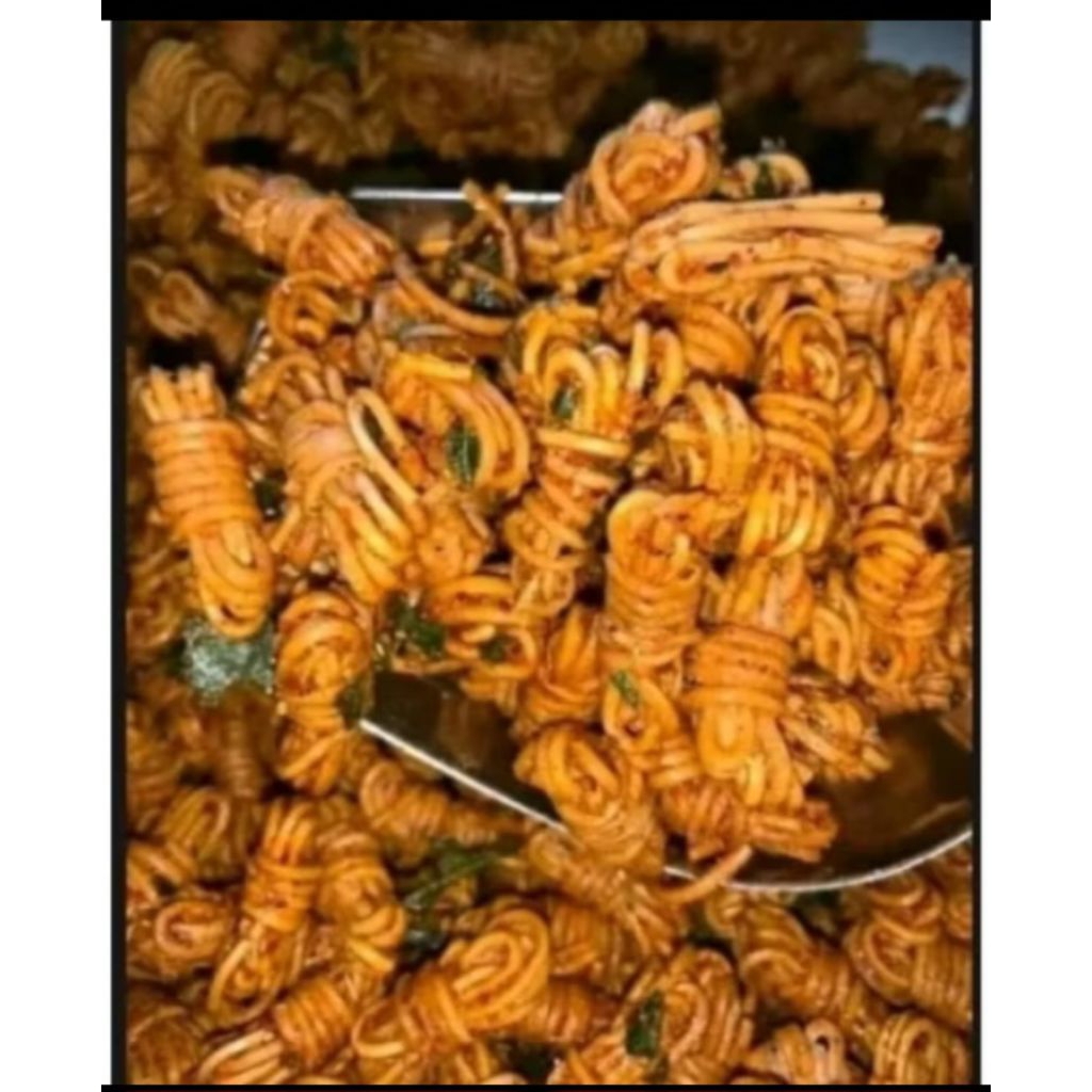 

seblak mie uwel mie gulung extra pedas daun jeruk 250 grm mie gulung pedas balado original